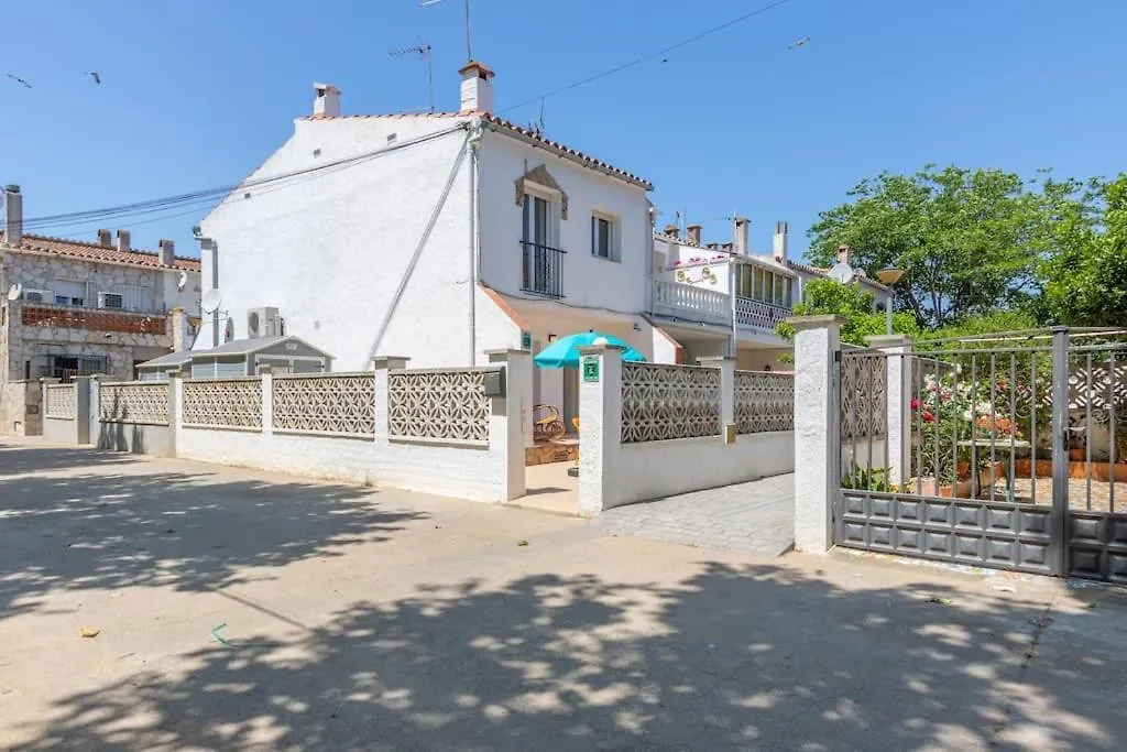 Holiday home Casa Con Barbacoa, A 5 Minutos Del Centro Y El Mar En Coche, Trabuc Villa Empuriabrava