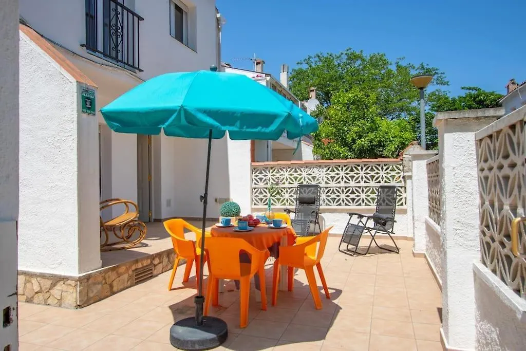 Holiday home Casa Con Barbacoa, A 5 Minutos Del Centro Y El Mar En Coche, Trabuc Villa Empuriabrava